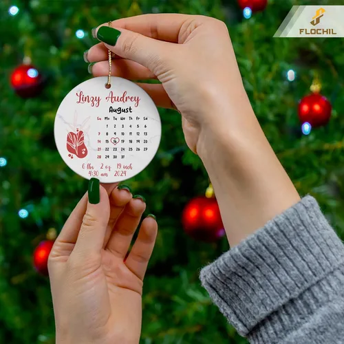 Vista 3 de FLOCHIL Adorno personalizado para la primera Navidad del bebé 2024 para niña, adorno personalizado de primera Navidad para bebés 2024 con nombre