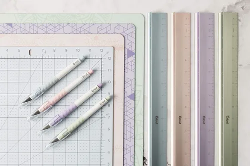 Vista 8 de Cricut TrueControl - Cuchillo para uso como cuchillo de precisión, cuchillo de manualidades, cuchillo de trinchar y cuchillo de pasatiempo