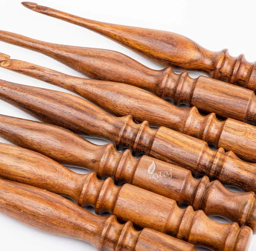 Vista 7 de INTAJ Gancho de ganchillo de madera hecho a mano – Juego de ganchos de ganchillo de aguja de palisandro – Aguja de tejer para manualidades de hilo