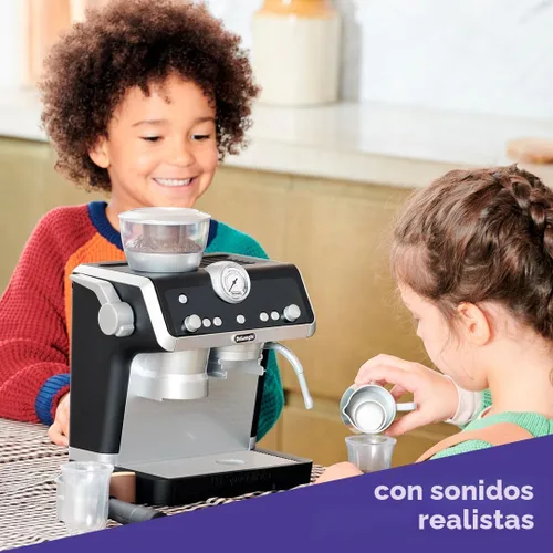 Vista 5 de Casdon De'Longhi Toys Barista Cafetera. Juego de cocina de juguete para niños con partes móviles, sonidos realistas y revelación de café mágico.