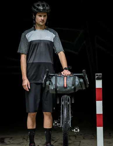 Vista 4 de Protective Jersey de ciclismo MTB para hombre con un ajuste relajado - Café carbonizado reciclado