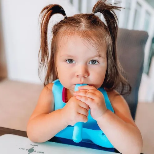 Vista 6 de Avanchy Silicone Baby Bibs with Matching Spoon
