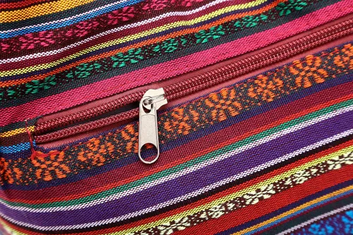 Vista 8 de Bolsa de hombro para mujer, de lona en estilo hippiebohemio para llevar cruzada al hombro, disponible en diferentes colores y estampados