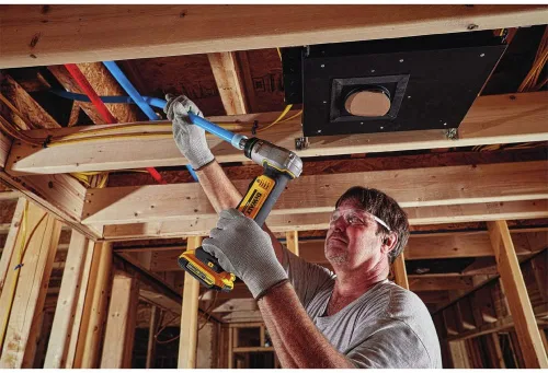 Vista 2 de DEWALT Kit de herramienta expandidor PEX 20V MAX*, 1 pulgada (DCE400D2)