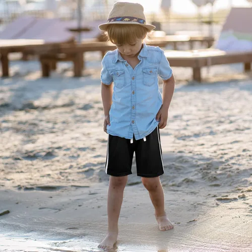 Vista 5 de Poroka Paquete de 5 pantalones cortos de malla para niños pequeños, de secado rápido, pantalones cortos deportivos con cordón para correr, baloncesto