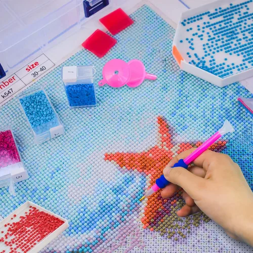 Vista 6 de Suptikes 110 herramientas y accesorios de pintura de diamante con 44 ranuras para pintura de diamante para adultos o niños, se aplica a pintura