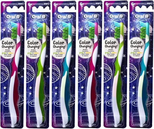 Vista 9 de Oral-B Pro-Health Junior CrossAction Galaxy - Cepillo de dientes suave a partir de 6 años, paquete de 3