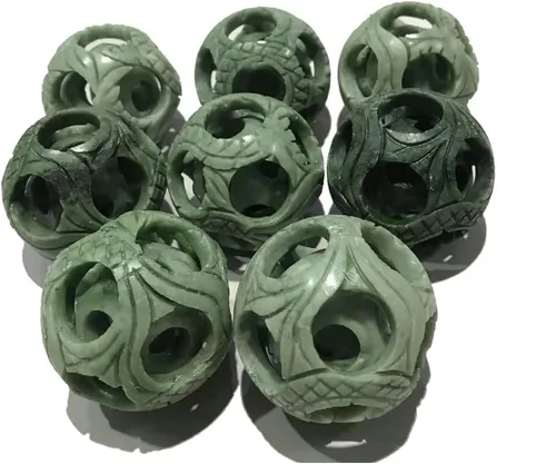 Vista 6 de Bolas de Baoding talladas en piedra de jade verde natural de 2 pulgadas, 2 unidades de bolas de estrés chinas para terapia de manos, bolas de masaje