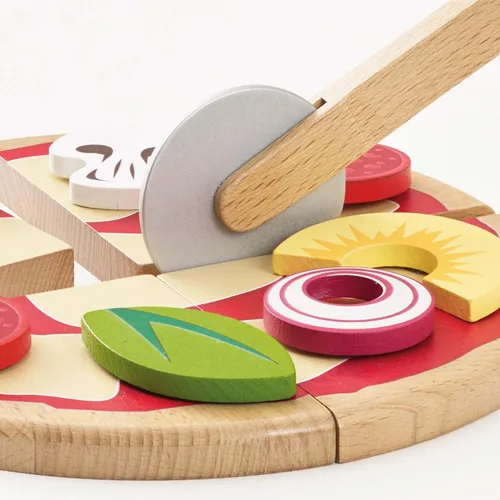 Vista 6 de Le Toy Van - Comida de madera para niños Pizza de panadería de madera para pretender comida de juguete Accesorios de cocina de juguete