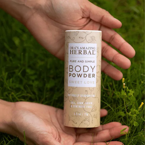 Vista 4 de Polvo corporal natural de Ora's Amazing Herbal, polvo de limpieza, sin talco, maíz, cereales ni gluten, esencia Sweet Love
