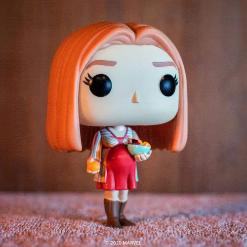 Vista 2 de Funko Pop! Marvel: WandaVision - Figura de vinilo de Wanda embarazada con estilo de los años 70, multicolor, 3.75 pulgadas