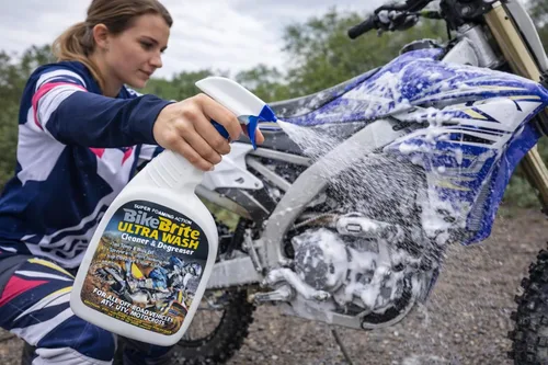 Vista 6 de Bike Brite MC4U Ultra Spray Wash - Azul (32 onzas líquidas)