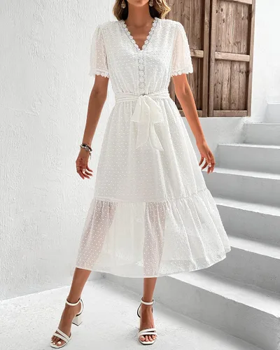 Vista 2 de BTFBM Vestido midi bohemio de verano 2023 para mujer, manga corta, cuello en V, punto suizo, cinturón, cintura alta, volantes, escalonado
