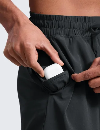 Vista 5 de CRZ YOGA Pantalones cortos de entrenamiento sin forro para hombre de 5 pulgadas, ligeros, de secado rápido, para correr, deportes, atletismo