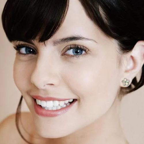 Vista 3 de CiNily - Aretes con forma de flor chapados en oro con ópalo hipoalergénicos, aretes colgantes con gota de flores, regalo de joyería para mujeres