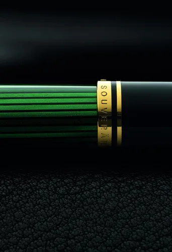 Vista 2 de Pelikan Bolígrafo K800, a base de aceite, raya verde, importado genuino