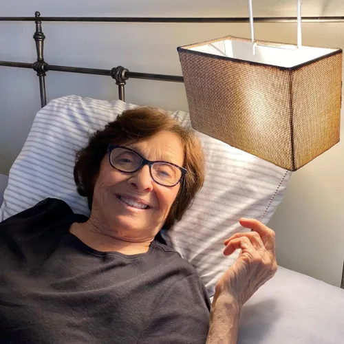 Vista 2 de Evelots Lámpara de lectura para cabecero de cama, lámpara de lectura suave para dormitorio con pantalla rectangular bronceada, 2 ganchos