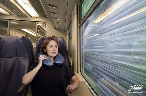 Vista 2 de Cómoda almohada de viaje, envuélvete en comodidad extrema con la almohada de cuello de comodidad maestra, una almohada de espuma de memoria que Azul