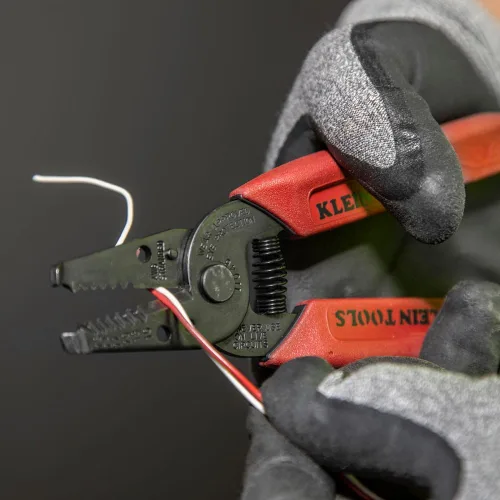 Vista 5 de Klein Tools 11046 Wire Stripper, Wire Cutter, Made in USA, Stripping/Cutting Tool for 16-26 AWG Stranded, Compact Nose with Precision-ground