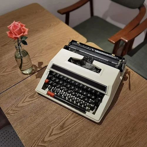 Vista 5 de Máquina de escribir manual KK321 - Diseño portátil clásico para escritura fácil de usar - Incluye juego de cintas - Máquina de escribir