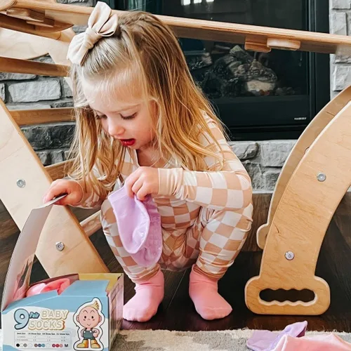 Vista 7 de Simply Kids Calcetines tobilleros antideslizantes para bebé (9 pares), agarre superior, algodón suave, para niñas y niños activos (de 0 a 7 años)
