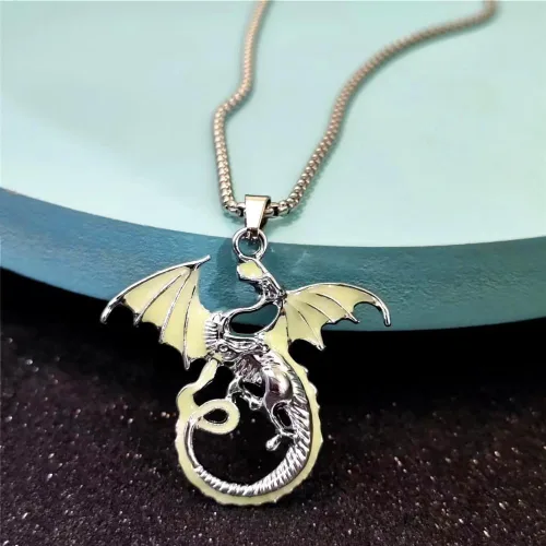 Vista 4 de Collar con colgante de dragón de animal para hombre, luminoso, tribal, tótem volador, collar para mujeres, hombres, adolescentes, joyería que brilla