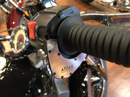 Vista 5 de ATLAS Bloqueo del Acelerador - Una Asistencia del Acelerador de Control de Crucero para Motocicleta, PULIDO (Kit Inferior)