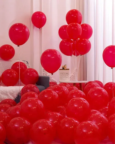 Vista 4 de Globos de helio de látex negro de 12 pulgadas para decoraciones de fiestas, paquete de 50