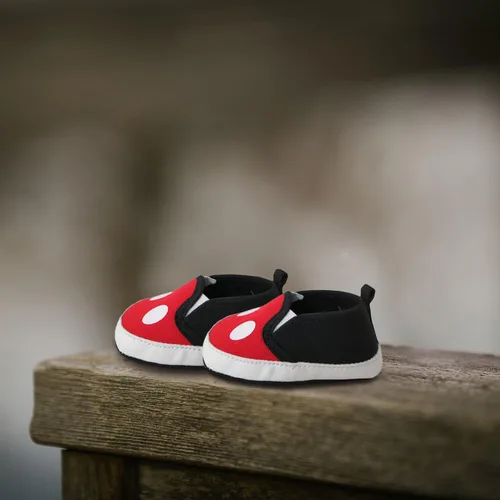 Vista 8 de Disney Zapatos infantiles rojos y negros de Mickey Mouse, Negro