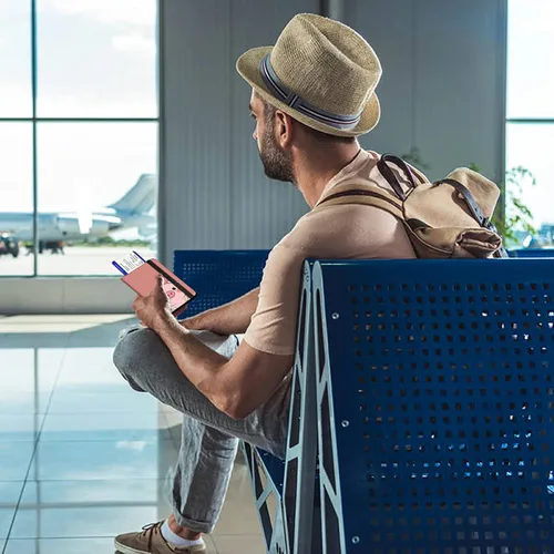 Vista 7 de Combo de portatarjetas de pasaporte y vacunación, soporte para pasaporte con ranura para tarjeta de vacunación CDC, cartera con bloqueo RFID