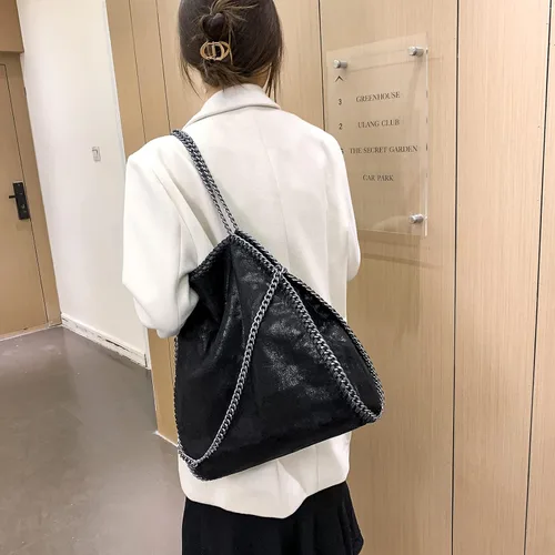 Vista 9 de JOTHIN Bolso grande para mujer, bolso cruzado con cadena, bolso de mano de diseñador para mujer, bolso de hombro (negro)
