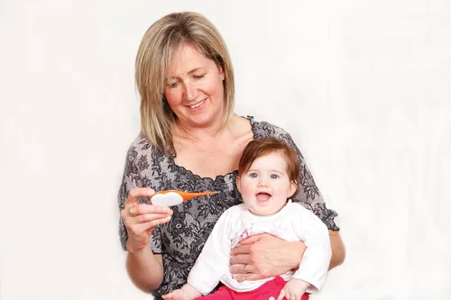 Vista 3 de Dreambaby Termómetro digital de respuesta rápida con alerta de fiebre, naranja