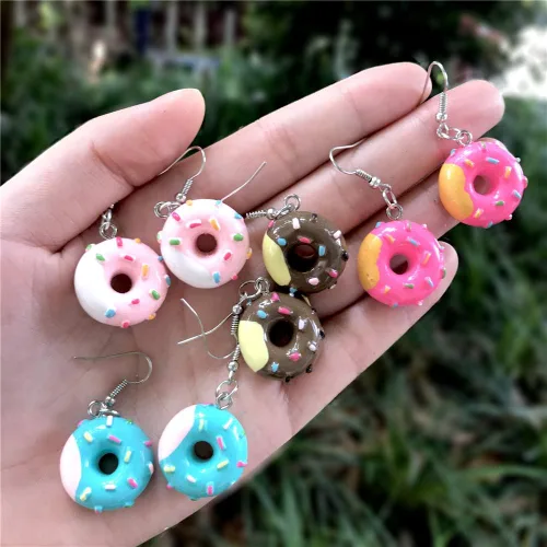 Vista 8 de Juego de 4 pares de pendientes de resina para mujer y niña, diseño de donut