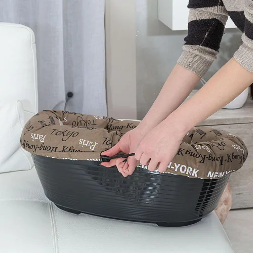 Vista 7 de Ferplast Cojín para cama de perro y gato, 2 fundas de repuesto acolchadas para cama de mascotas, cesta de plástico, algodón suave, lavable, Marrón