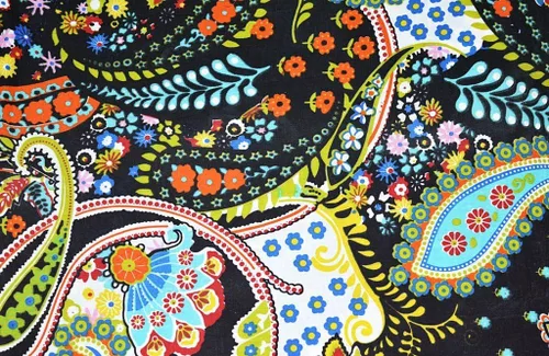 Vista 2 de Tela de algodón con estampado floral de 45 pulgadas de ancho, tela de gasa de algodón para costura de vestido negro, tela para manualidades por 5