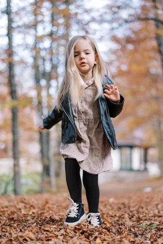 Vista 6 de CHUNG Medias de algodón con pie para niñas pequeñas, gruesas, de invierno, con cable de punto, leggings, medias largas 1 par negro