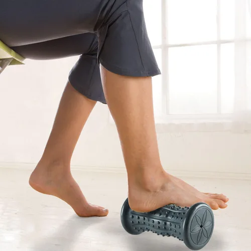 Vista 4 de Gaiam Restore Hot/Cold Foot Massage Roller