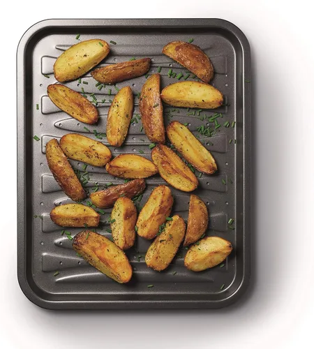 Vista 2 de MasterClass - Bandeja para verduras con PFOA antiadherente, acero al carbono de 0.039 in, 15.4 x 12.4 in