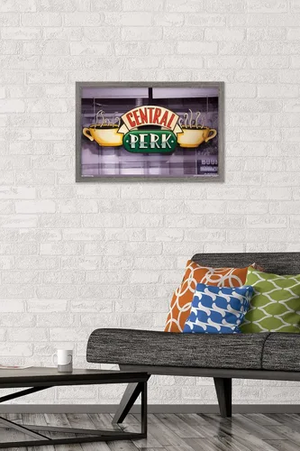 Vista 2 de Trends International Friends - Póster de pared de Central Perk, 14.725 x 22.375 pulgadas, versión enmarcada de madera de granero