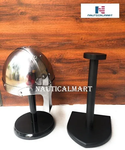 Vista 5 de NauticalMart Soporte de casco de madera negro Soporte de exhibición - Casco medieval de armadura