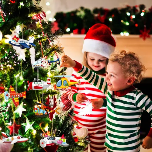 Vista 4 de Pinkunn Juego de 36 adornos colgantes de Navidad para vehículos, adornos de madera para transporte, regalos temáticos para decoración del árbol
