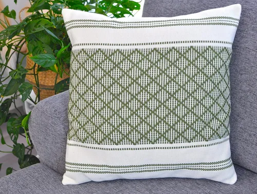 Vista 3 de Funda de almohada tejida de algodón, color verde oliva/blanco roto, 16 x 16 pulgadas (una sola pieza)