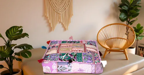 Vista 6 de CRAFT KALA Funda de Puf Tradicional de Retazos Cuadrada India Pufs de Sala de Estar India Otomana de Diseñador Bordada Decorativa Hogar Vida Rosa