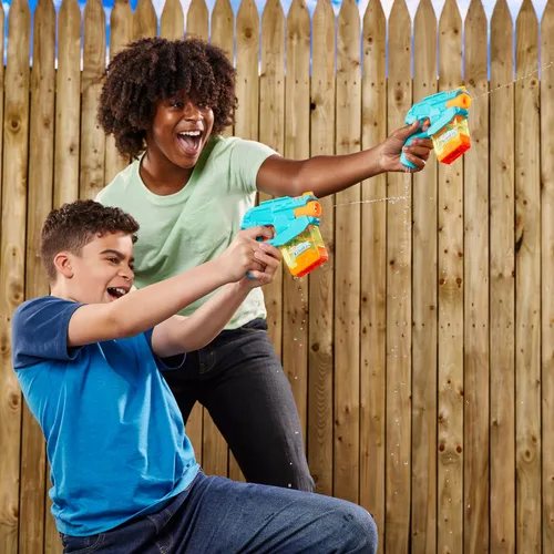 Vista 5 de Nerf Super Soaker Mini Dunk-Fill Funpack 4 lanzadores de agua Tanques de llenado instantáneo fácil, simplemente sumerge y vaya Tanques de 3.4