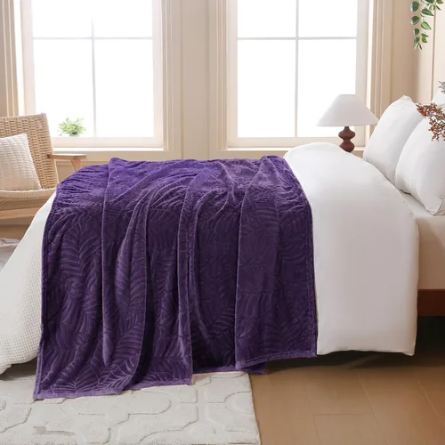 Vista 5 de SOCHOW Manta de forro polar de franela súper suave, ligera y acogedora manta de felpa con textura de hojas cálidas para cama, sofá, 50 x 60
