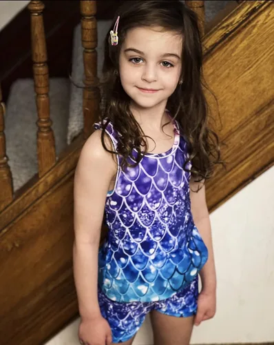 Vista 3 de Belovecol - Traje de baño de dos piezas estilo tankini para el verano y la playa, con camiseta de protección y shorts, tallas de 4 a 11 años