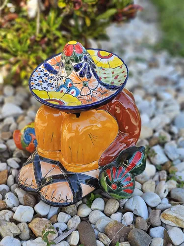 Vista 2 de Pancho Cowboy - Figura grande pintada a mano para interiores y exteriores, multicolor esmaltada (Puebla)