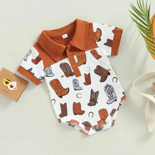Vista 2 de Mameluco de manga corta con solapa y estampado de botas para recién nacidos, estilo polo, estilo casual, ropa de verano