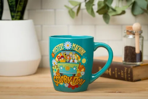 Vista 5 de Silver Buffalo Scooby Doo Group Mystery Machine Flowers Jumbo - Taza de cerámica curvada, 25 onzas Máquina misteriosa