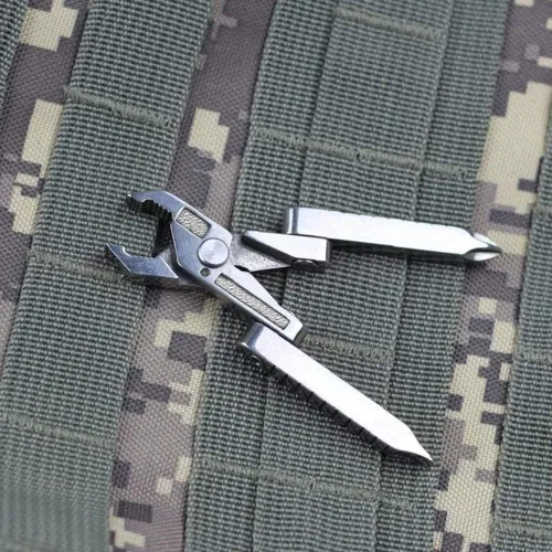 Vista 7 de Mini herramienta EDC multifuncional 3 en 1, destornillador de alicates herramienta de bolsillo de combinación plegable para pesca al aire libre